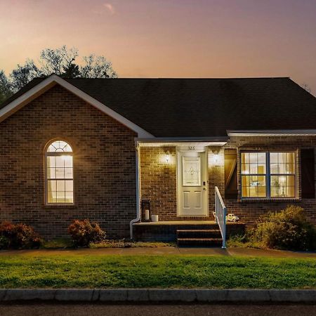 Вилла 1 Mile To Pkwy, Pets, Hot Tub, Creekside, Porch Пиджен-Фордж Экстерьер фото