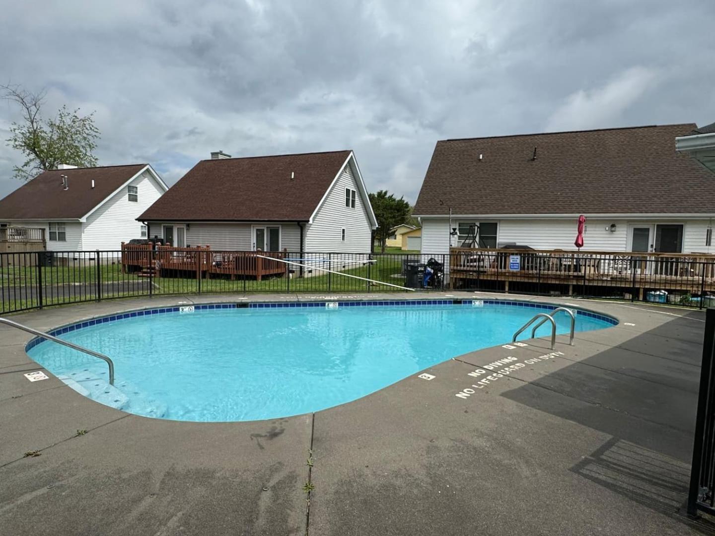 Вилла 1 Mile To Pkwy, Pets, Hot Tub, Creekside, Porch Пиджен-Фордж Экстерьер фото