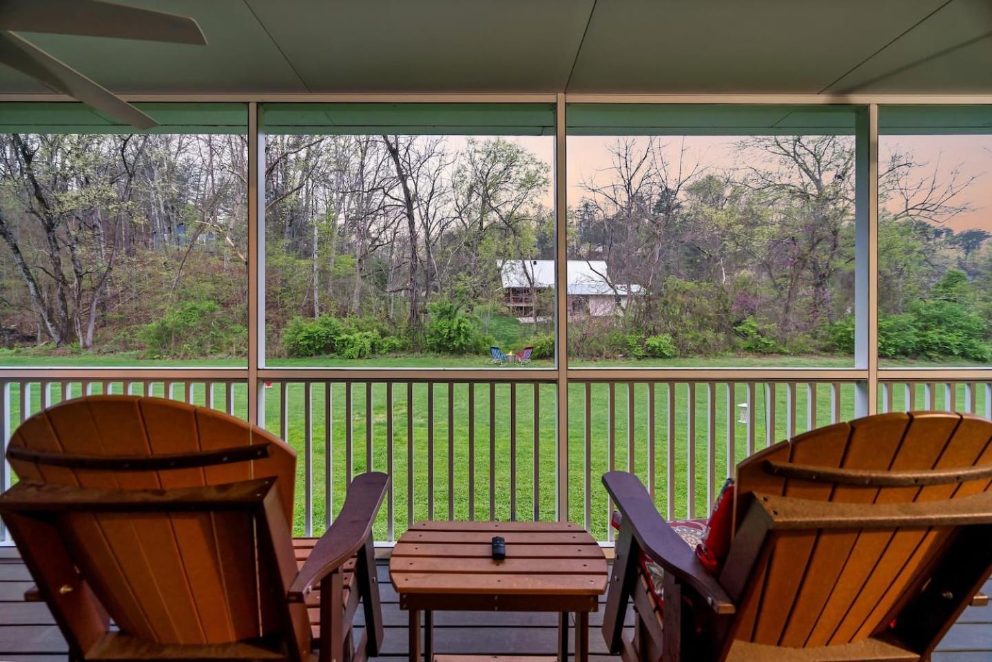 Вилла 1 Mile To Pkwy, Pets, Hot Tub, Creekside, Porch Пиджен-Фордж Экстерьер фото