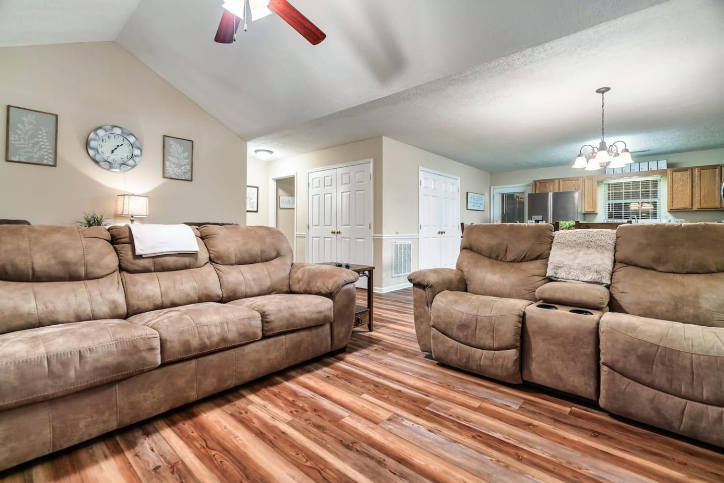Вилла 1 Mile To Pkwy, Pets, Hot Tub, Creekside, Porch Пиджен-Фордж Экстерьер фото