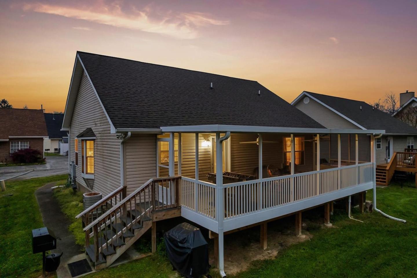 Вилла 1 Mile To Pkwy, Pets, Hot Tub, Creekside, Porch Пиджен-Фордж Экстерьер фото