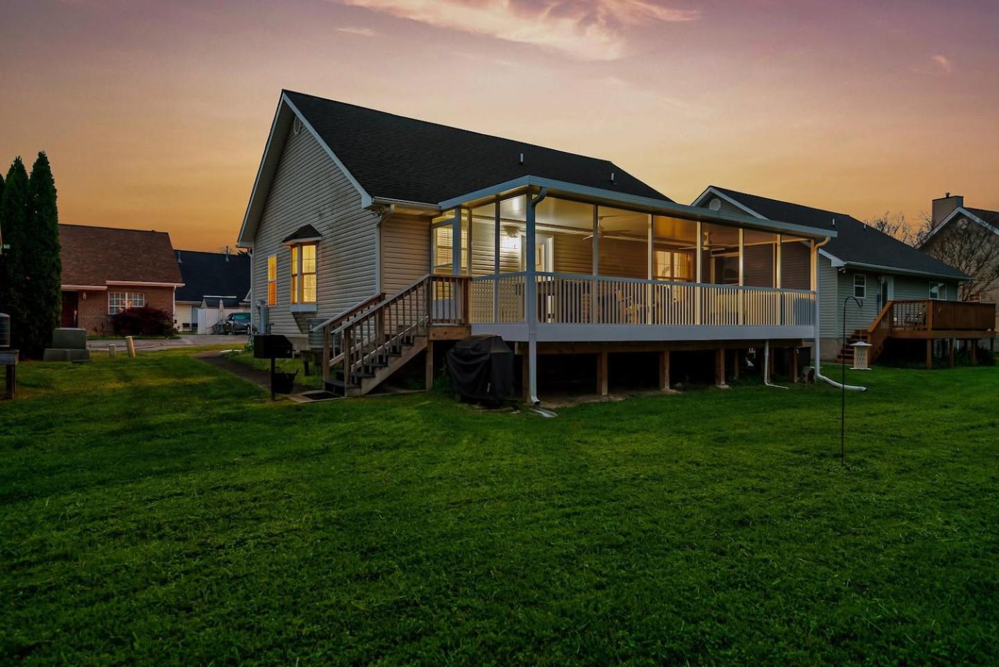 Вилла 1 Mile To Pkwy, Pets, Hot Tub, Creekside, Porch Пиджен-Фордж Экстерьер фото