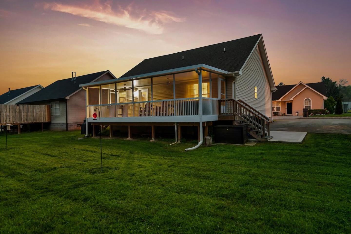 Вилла 1 Mile To Pkwy, Pets, Hot Tub, Creekside, Porch Пиджен-Фордж Экстерьер фото