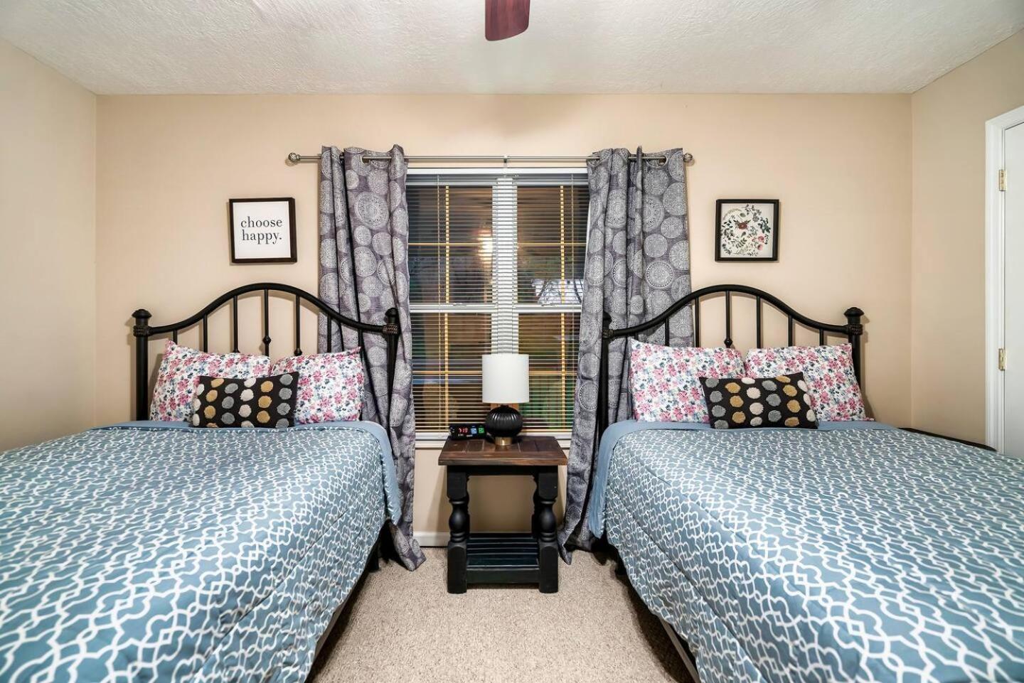 Вилла 1 Mile To Pkwy, Pets, Hot Tub, Creekside, Porch Пиджен-Фордж Экстерьер фото